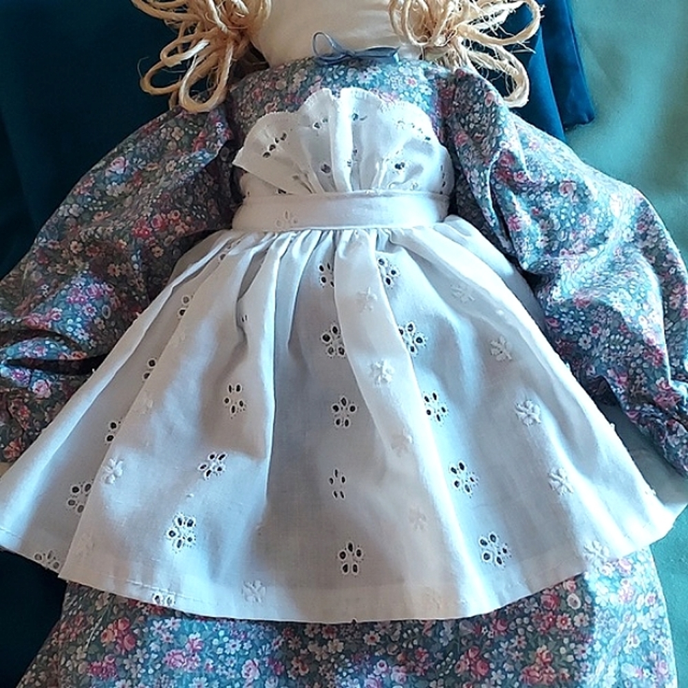 HOMEMADE RAG DOLL - Picture 6 of 7